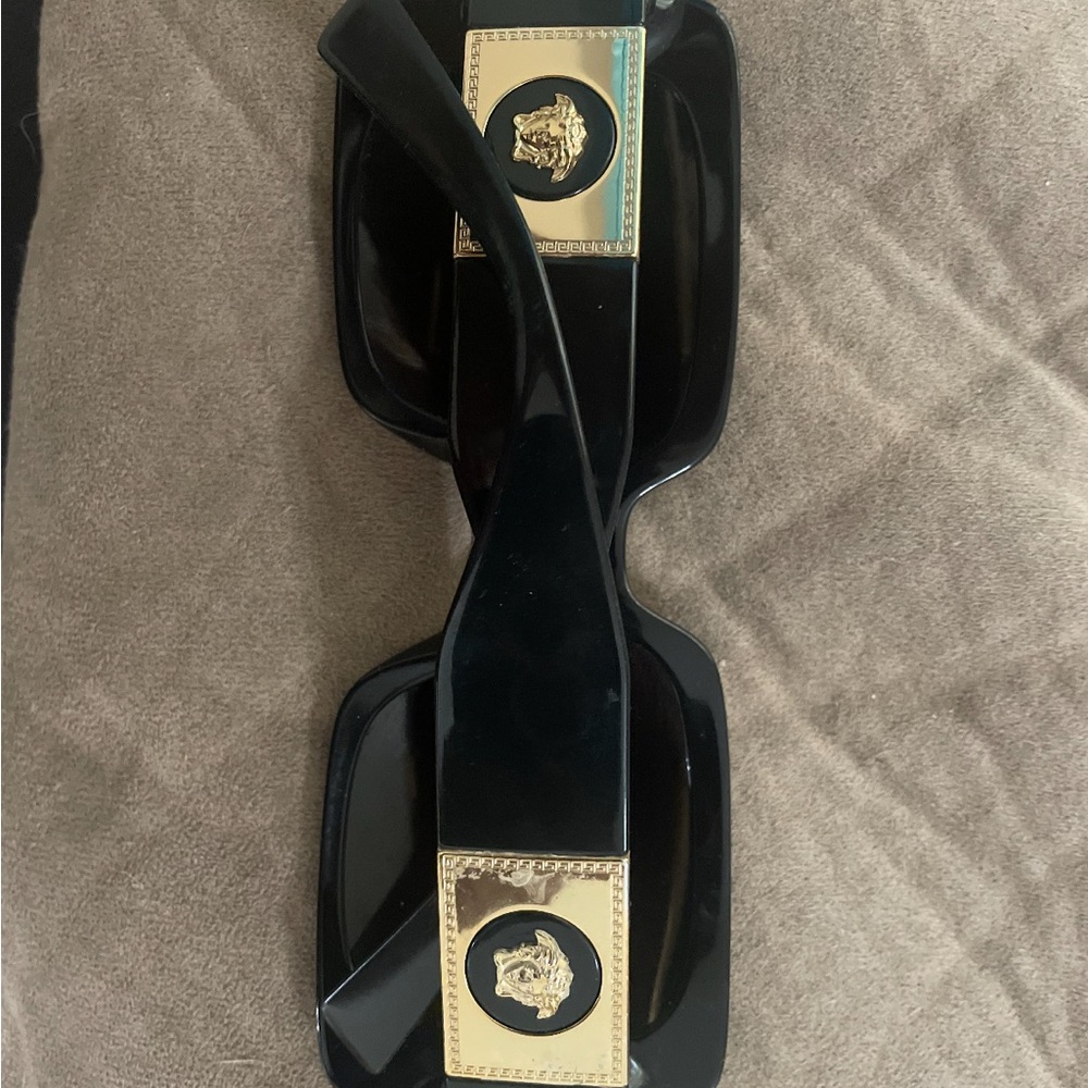 Sunglasses - Picture 4 of 4